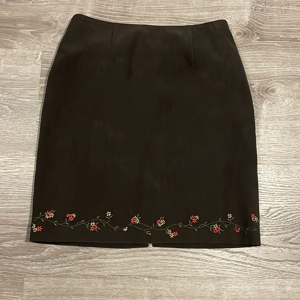 Vintage petite sophisticate embroidered floral pencil skirt